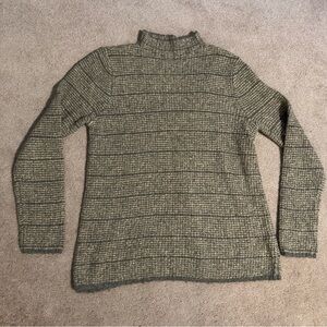 ⭐️ LOGO by Lori Goldstein women’s sweater size medium